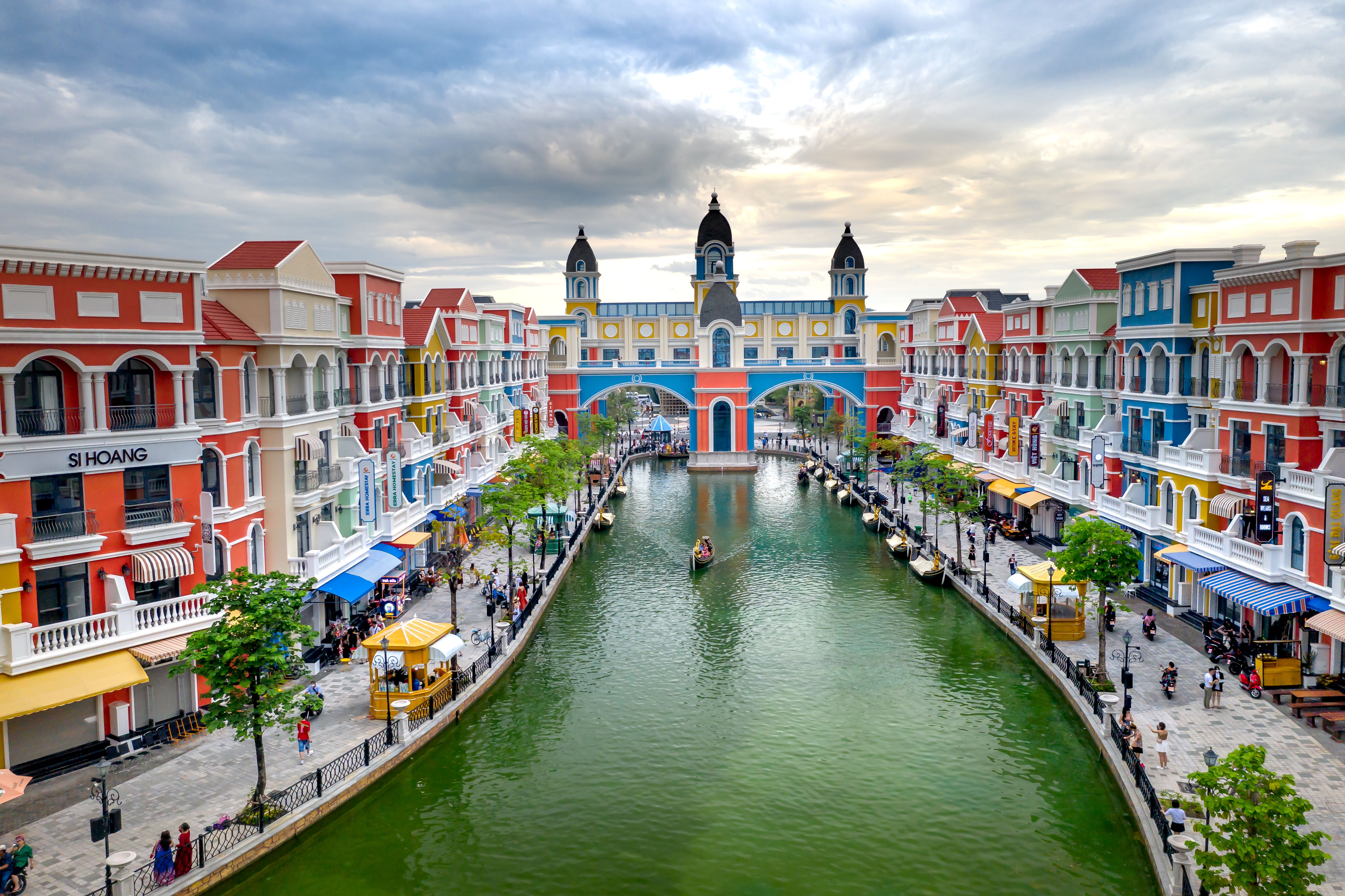 Grand World by night, Phu Quoc