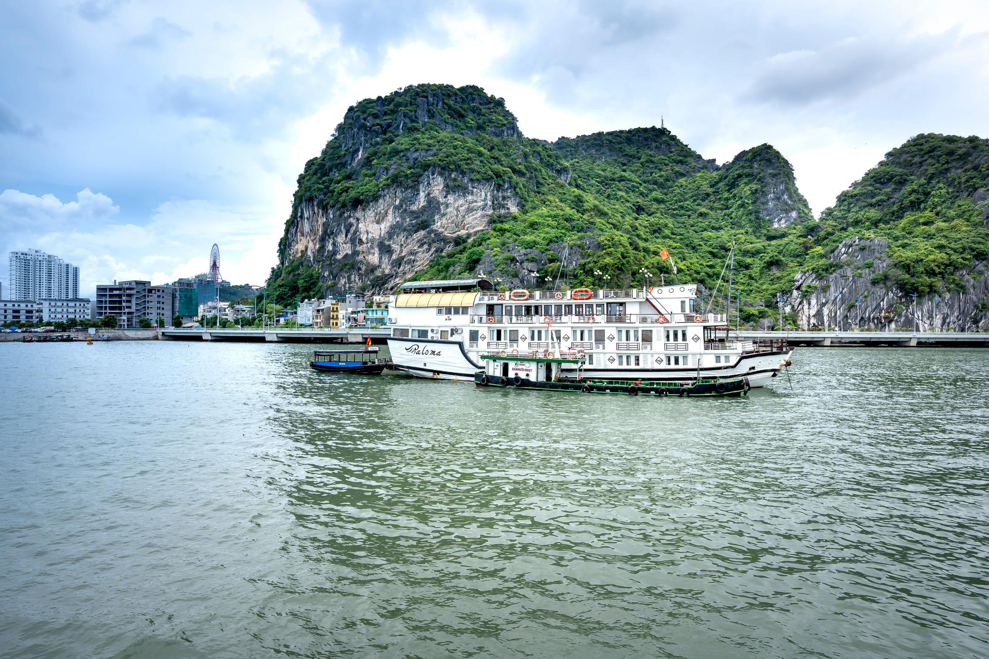 Hanoi, Halong Bay Cruise & Da Nang in 5 nights